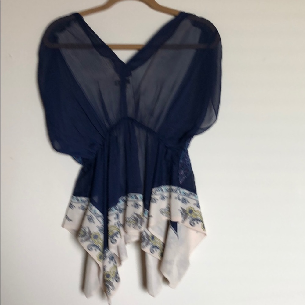 Embroidered blouse - Picture 2 of 4